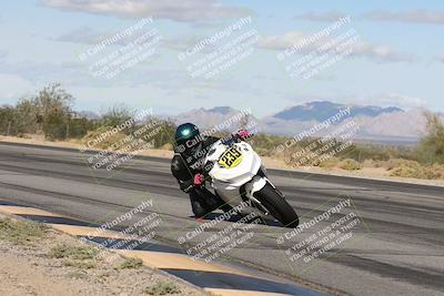 media/Nov-16-2025-Race Pace (Sun) [[8c5fa54630]]/Non Verified Riders (1st 20 Minutes)/3-Turn 3 Inside (11am)/